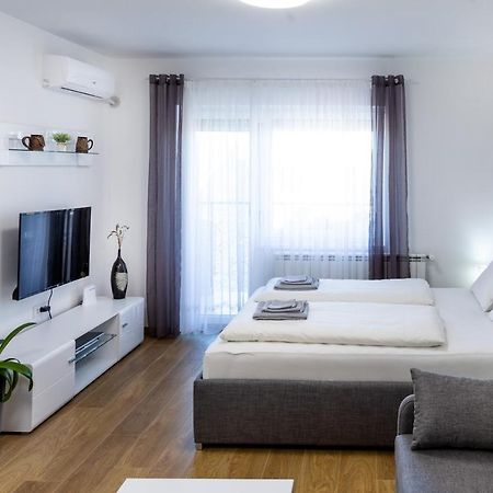 Mb Apartment Subotica Esterno foto