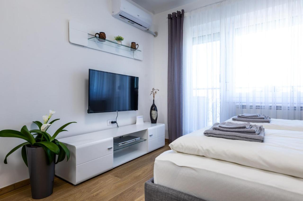 Mb Apartment Subotica Esterno foto